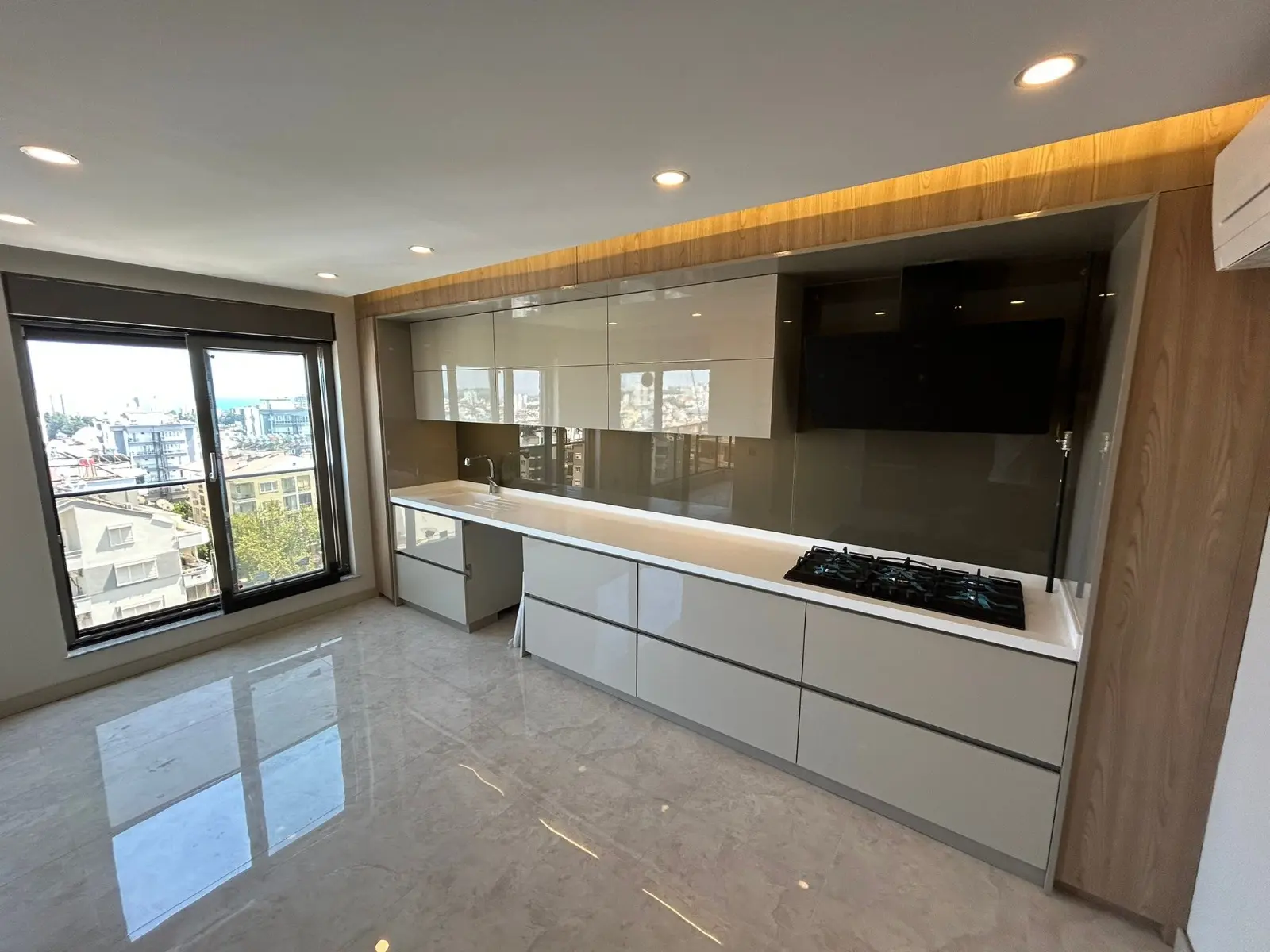 Fitted kitchen